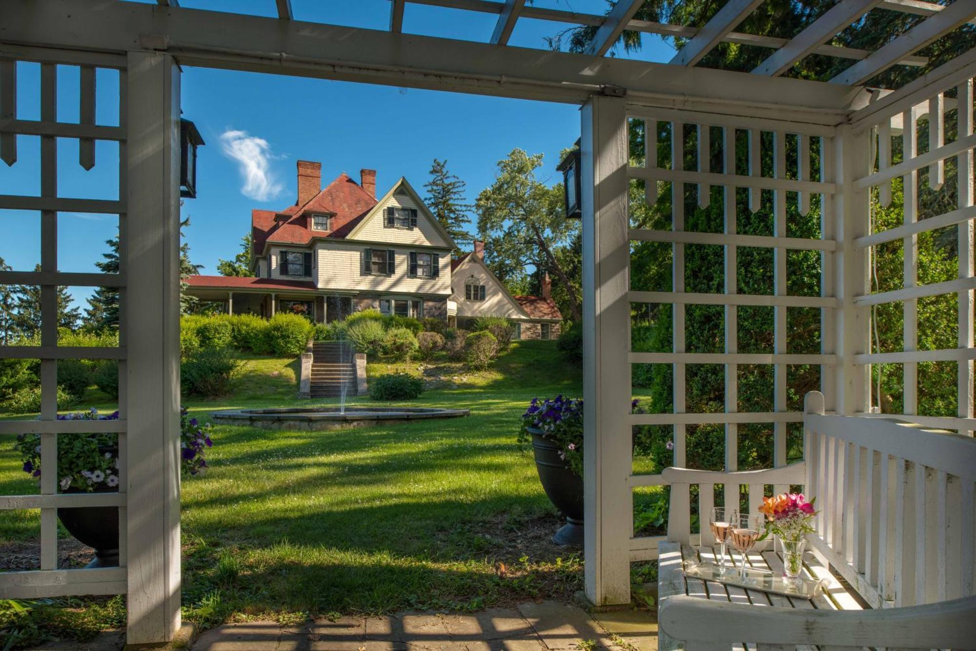 Idlwilde Inn Watkins Glen Extérieur photo