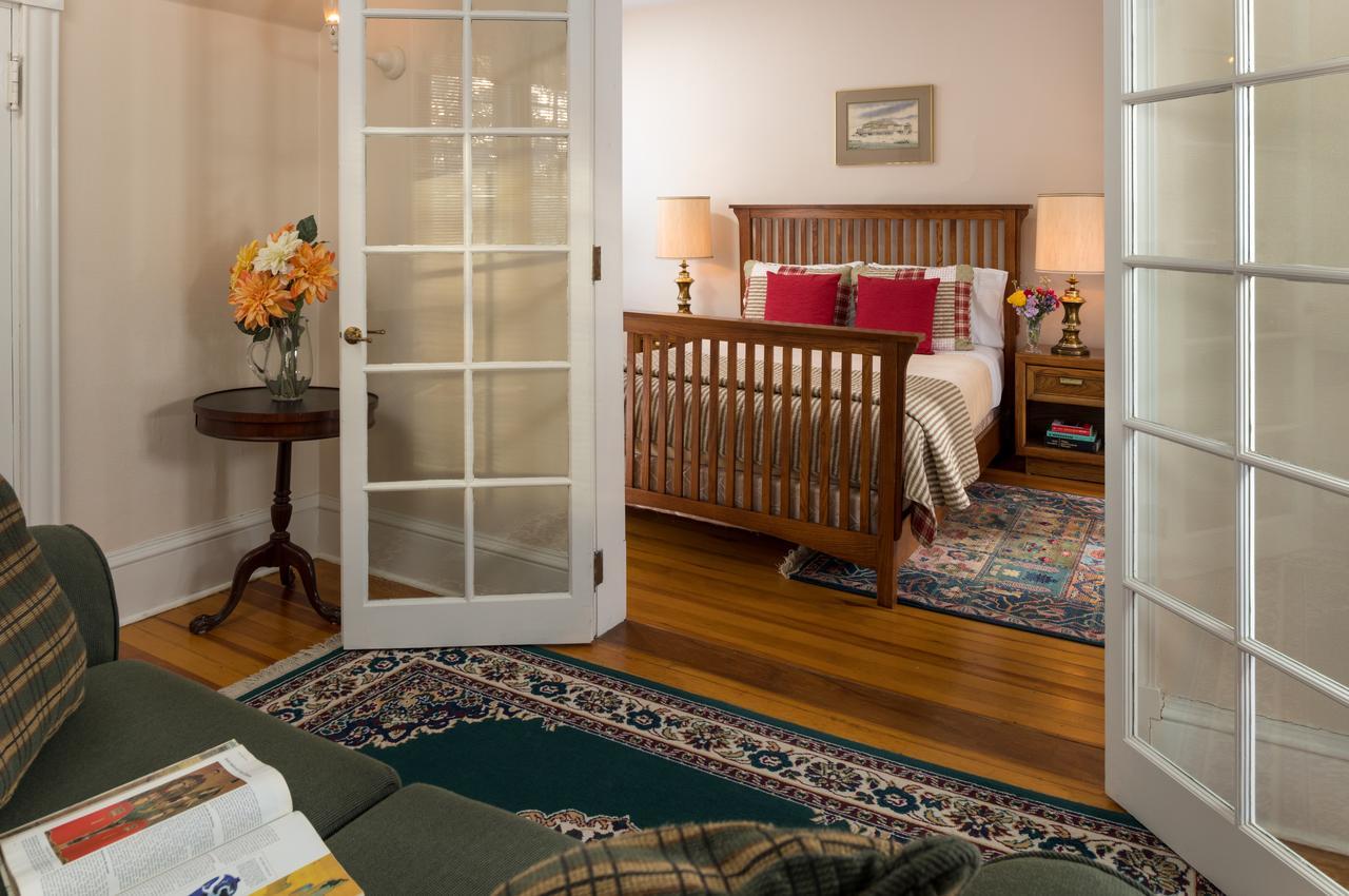 Idlwilde Inn Watkins Glen Extérieur photo