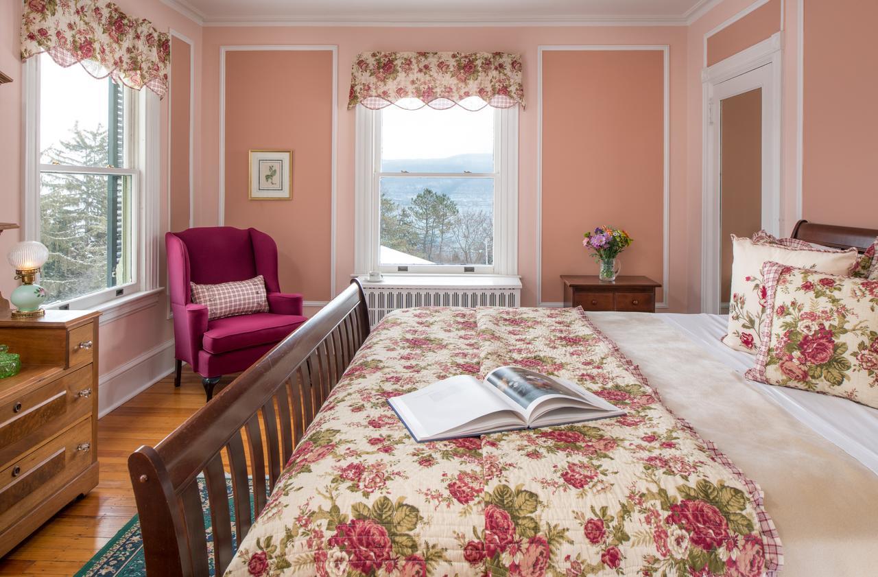 Idlwilde Inn Watkins Glen Extérieur photo